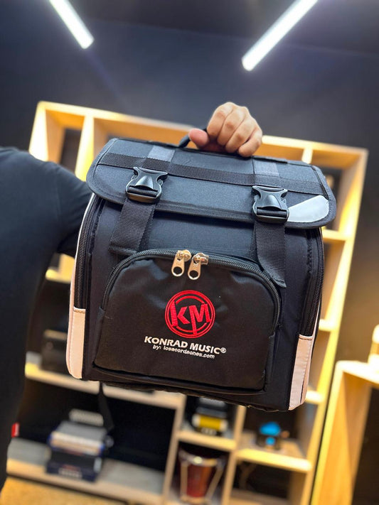 ESTUCHE KONRAD  SEMI DURO ACORDEON  NEGRO BLANCO