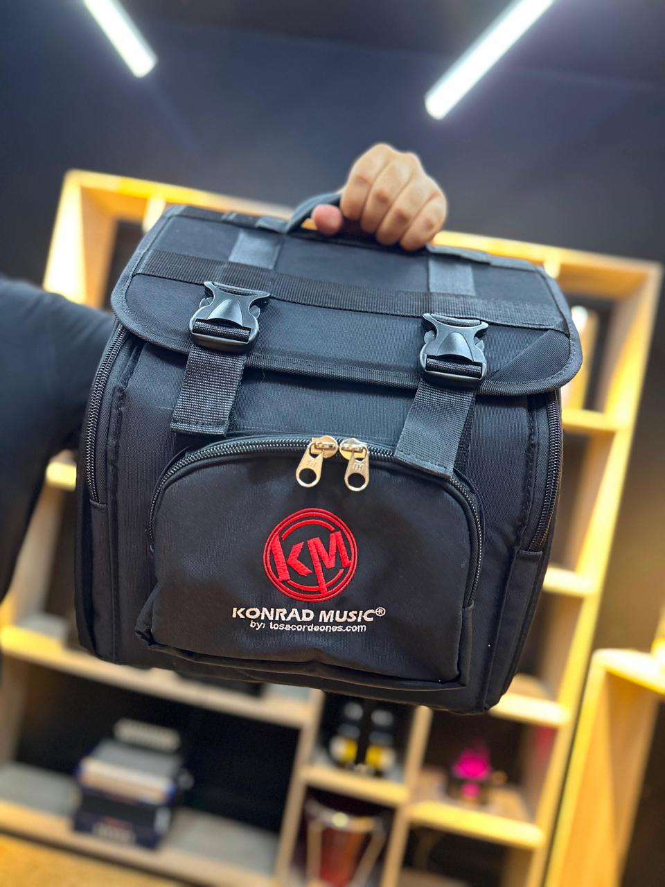 ESTUCHE KONRAD  SEMI DURO ACORDEON  NEGRO NEGRO