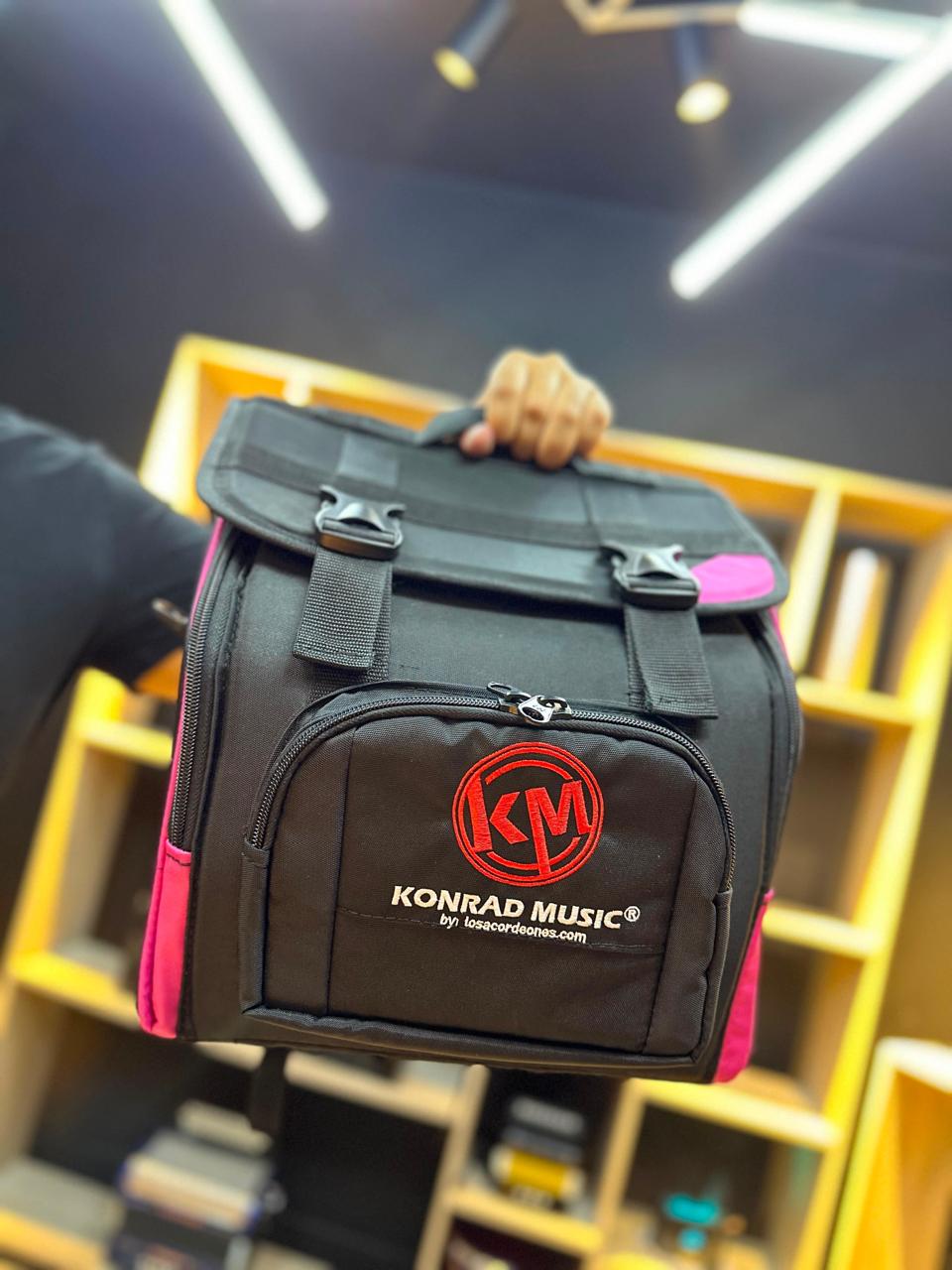 ESTUCHE KONRAD  SEMI DURO ACORDEON  NEGRO ROSADO