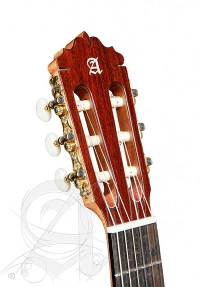 Guitarra Acústica Alhambra 6 Olivo/Estuche Semiduro